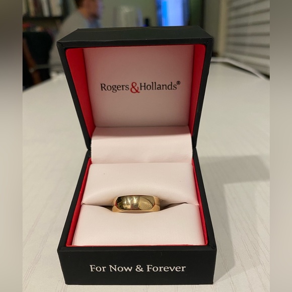 Brand new 6mm 10k gold wedding band! Never used! - Picture 1 of 4